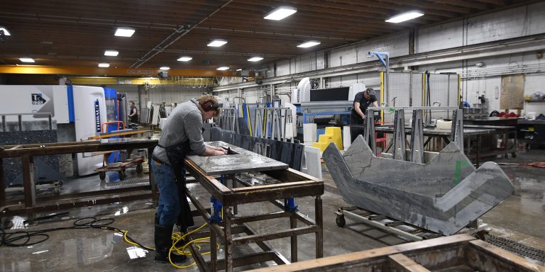 Guide to Countertop Fabricators: Selection, Process, and Standards